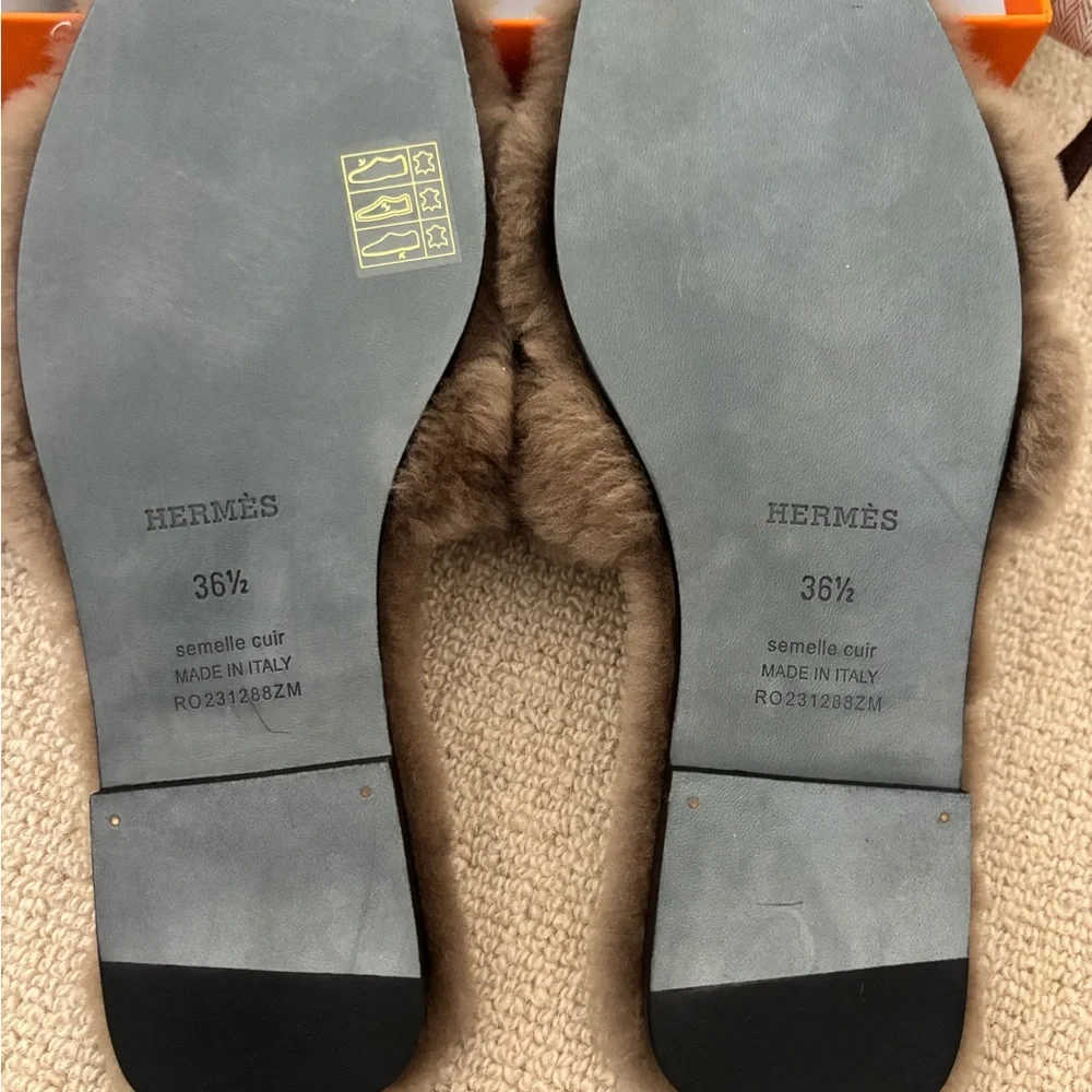 Hermes Luxurious Tan Fur Slippers - Picture 3 of 5